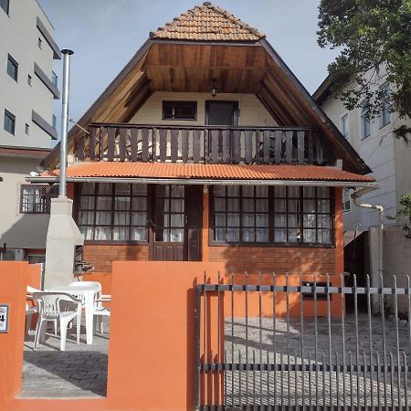 Apartamento Estilo Chale - Enxaimel ボンビーニャス エクステリア 写真