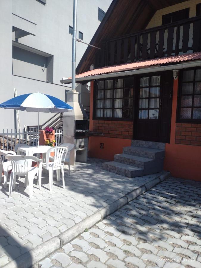 Apartamento Estilo Chale - Enxaimel ボンビーニャス エクステリア 写真